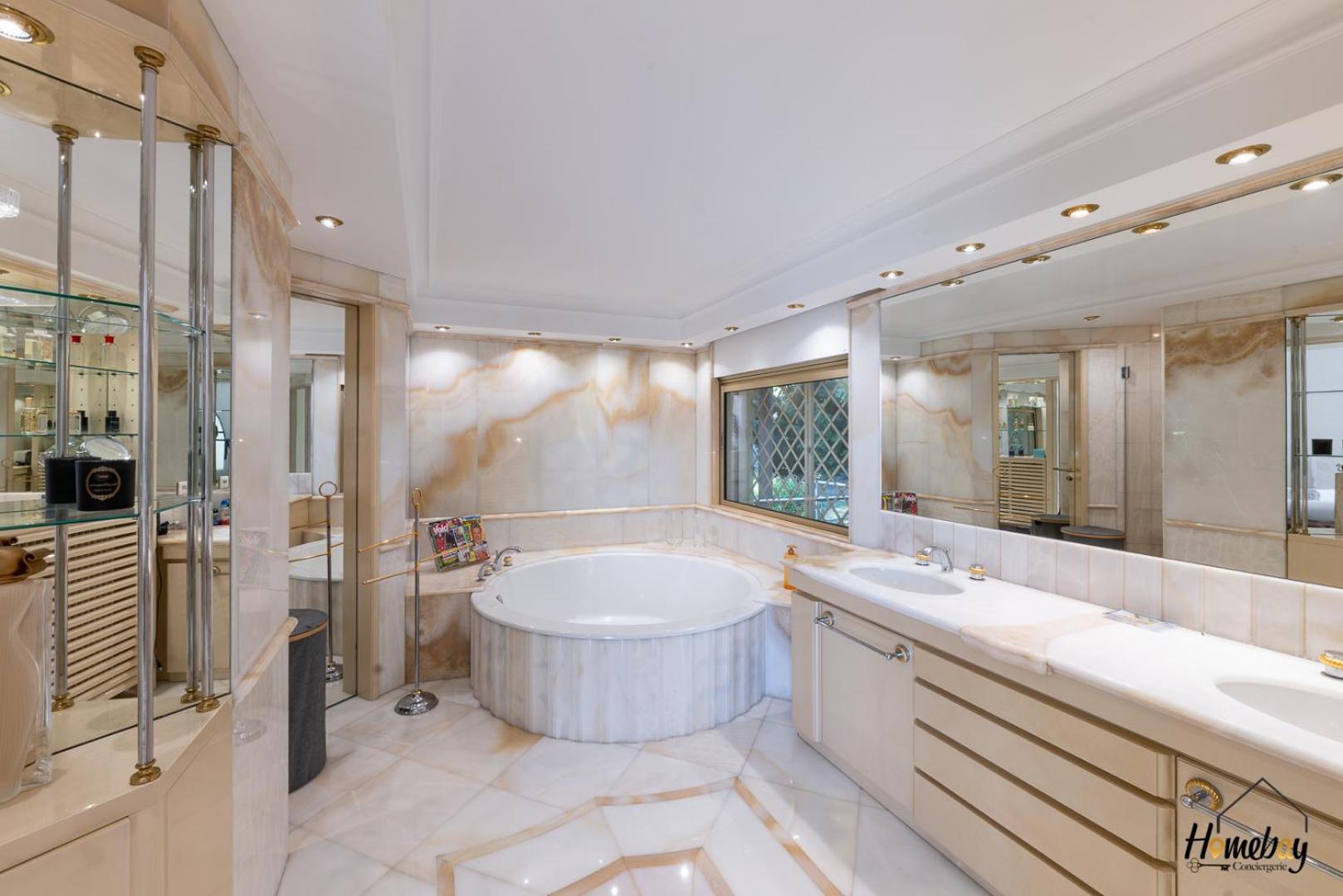 Prestige Hammam & Piscine Pousada Cannes