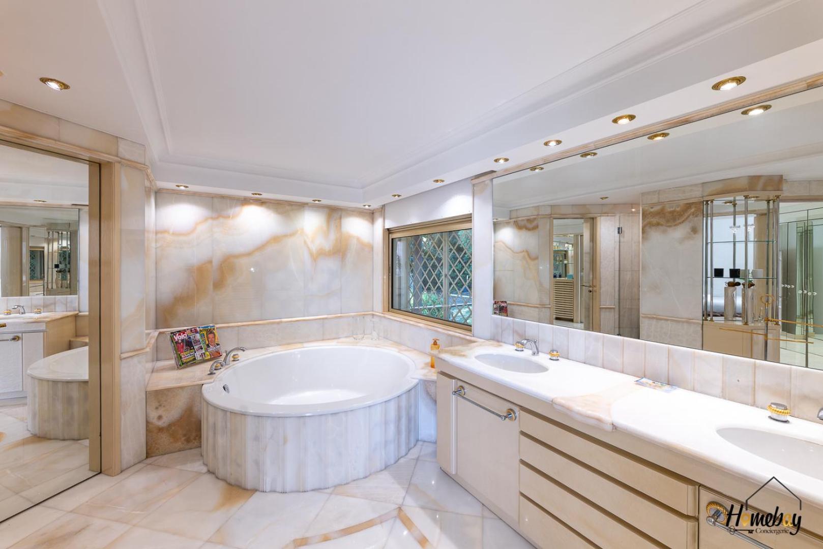 Prestige Hammam & Piscine Pousada Cannes